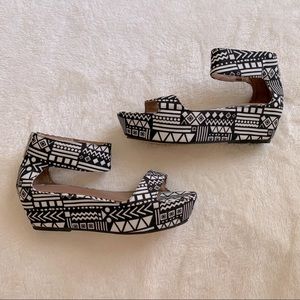 Matiko Platform Sandals